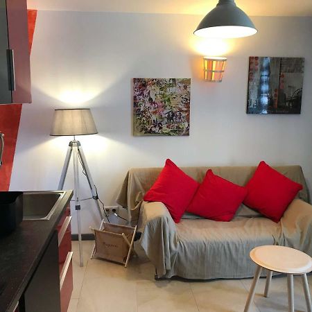 Les Lodges Du Canal Vue Sur Le Canal Rogny Esterno foto