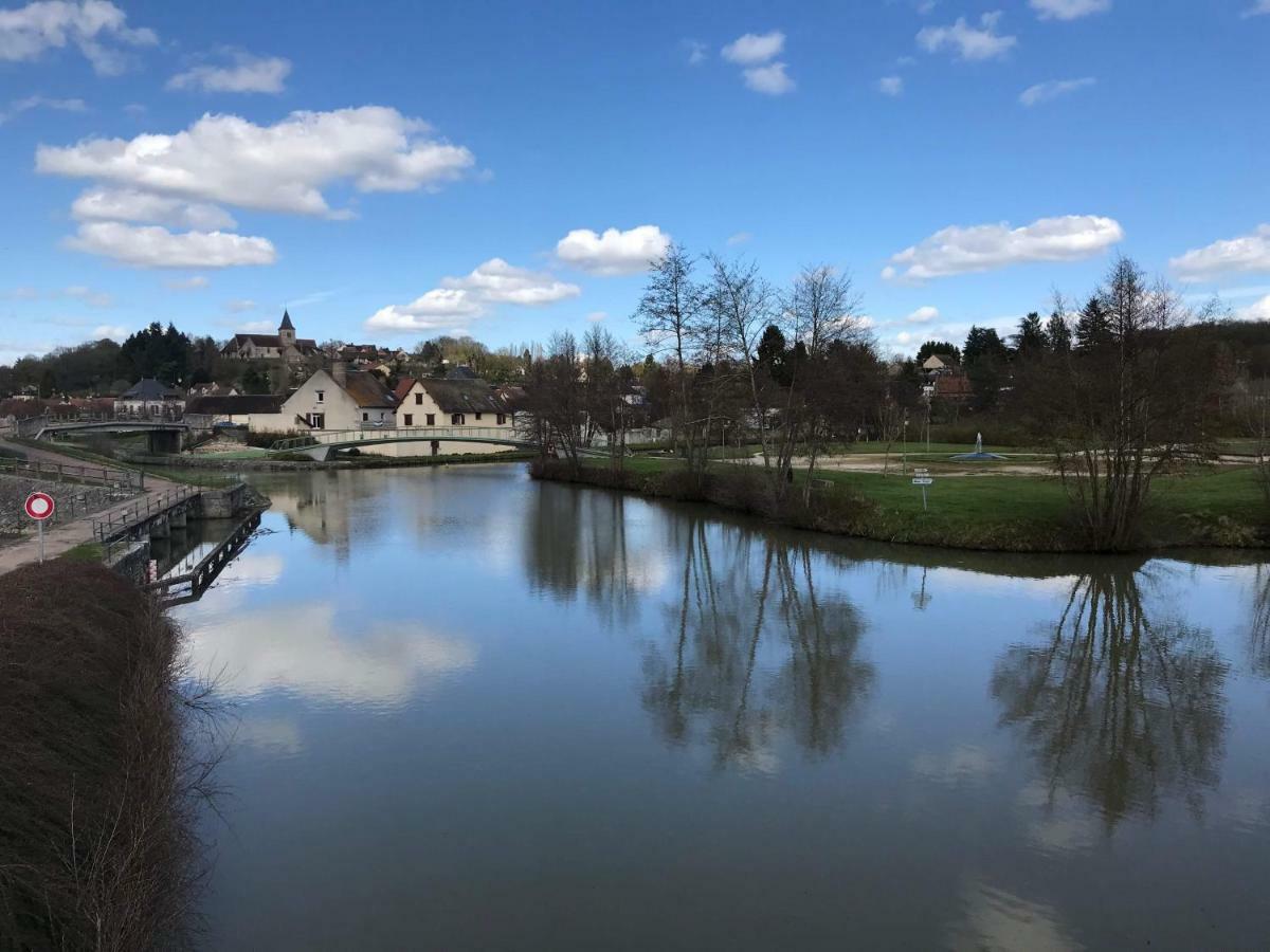 Les Lodges Du Canal Vue Sur Le Canal Rogny Esterno foto